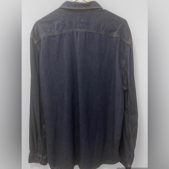 Gap Mens Denim Button-down. Size X-Large - Picture 2 of 3